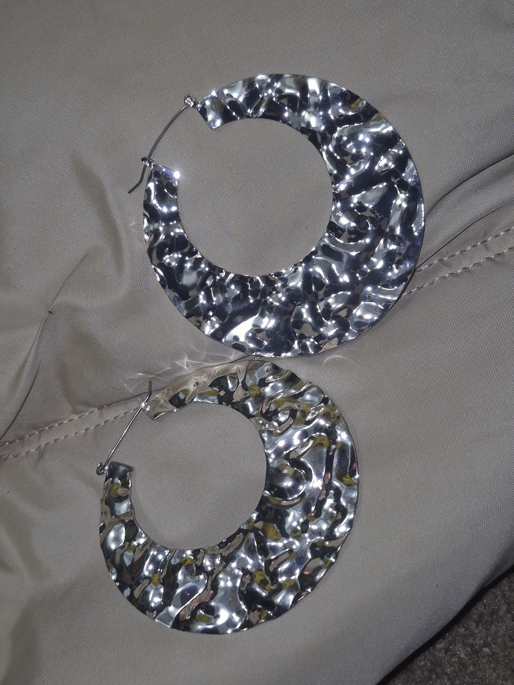 Source Unknown Shiny Silver Textured Hoop Earrings